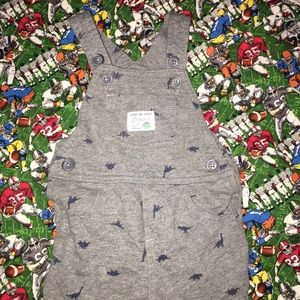 6 month grey Carter’s jumper